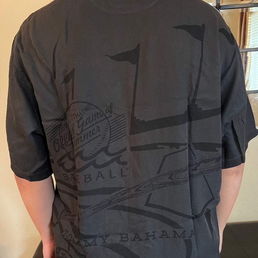 Tommy Bahama men’s shirt